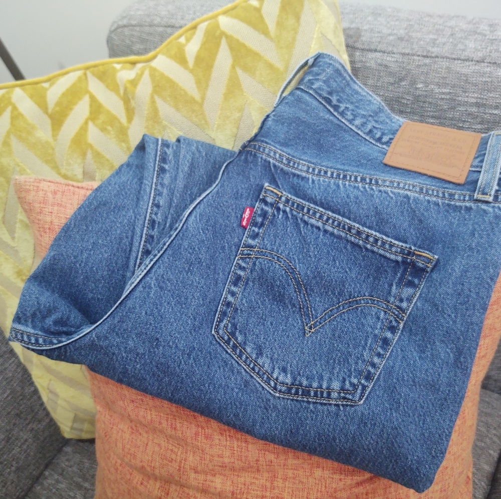 Levis High Loose Taper Fit Women's Jeans